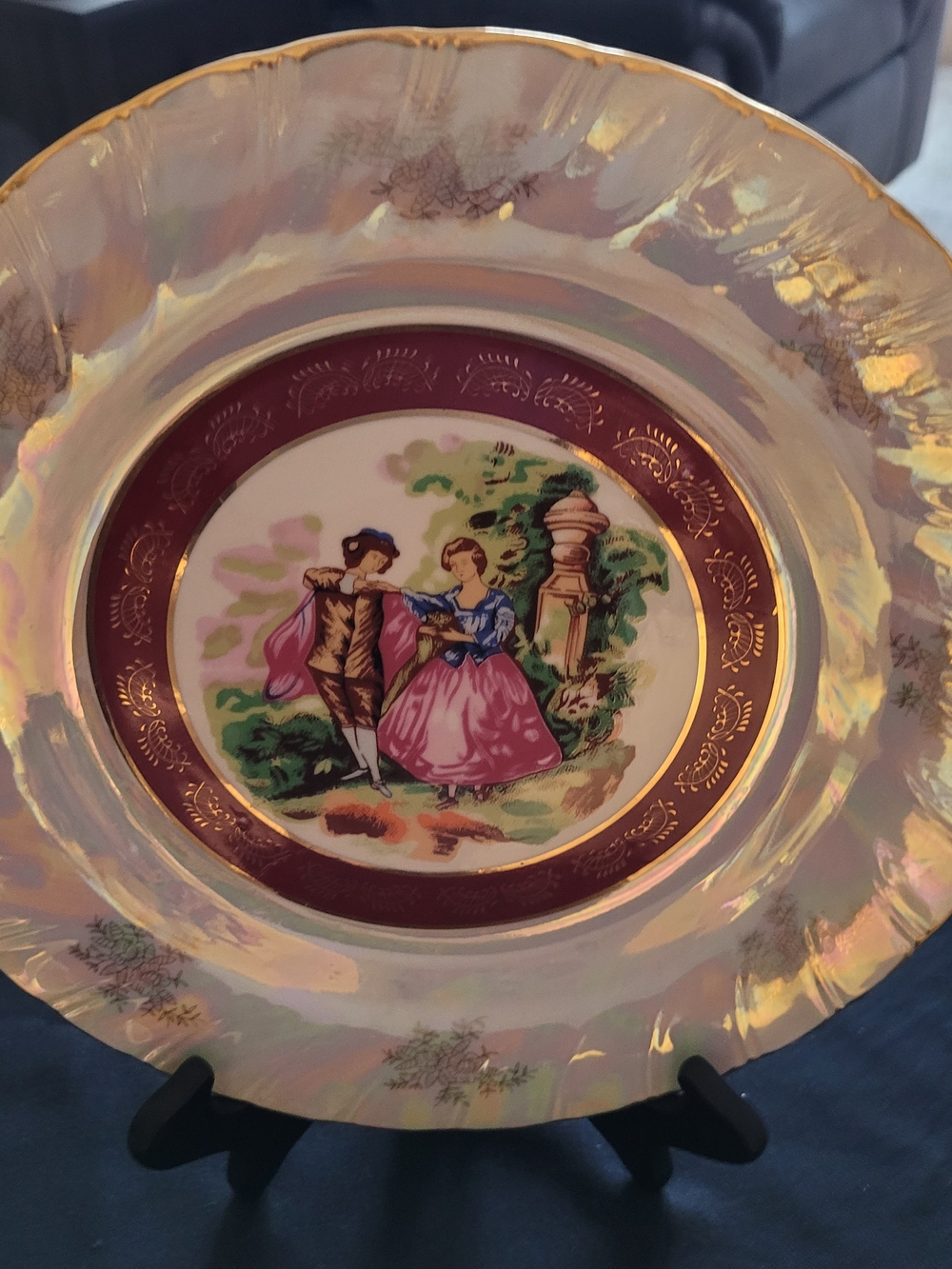 Decorative Pink and Gold Romantic Scene Porcelain Plate